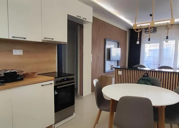 Marietta's Luxury For 5 Peraía