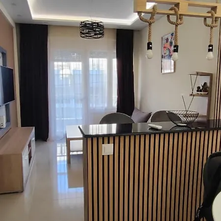 Marietta's Luxury For 5 *